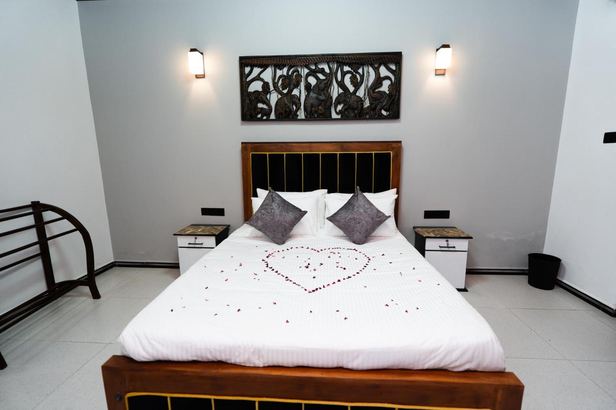 Golden Stars Hotel ดัมบูลลา ภายนอก รูปภาพ