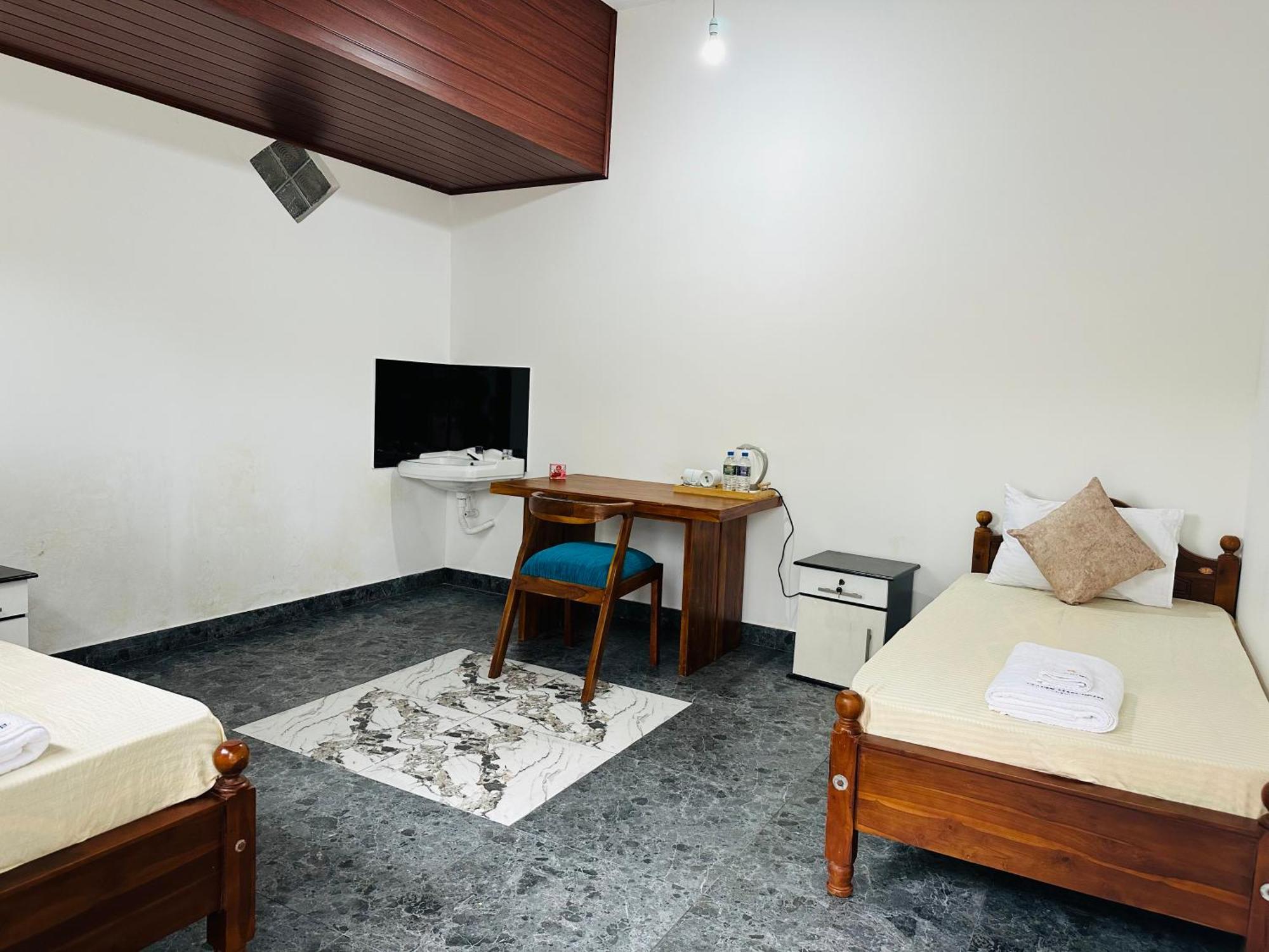 Golden Stars Hotel ดัมบูลลา ภายนอก รูปภาพ