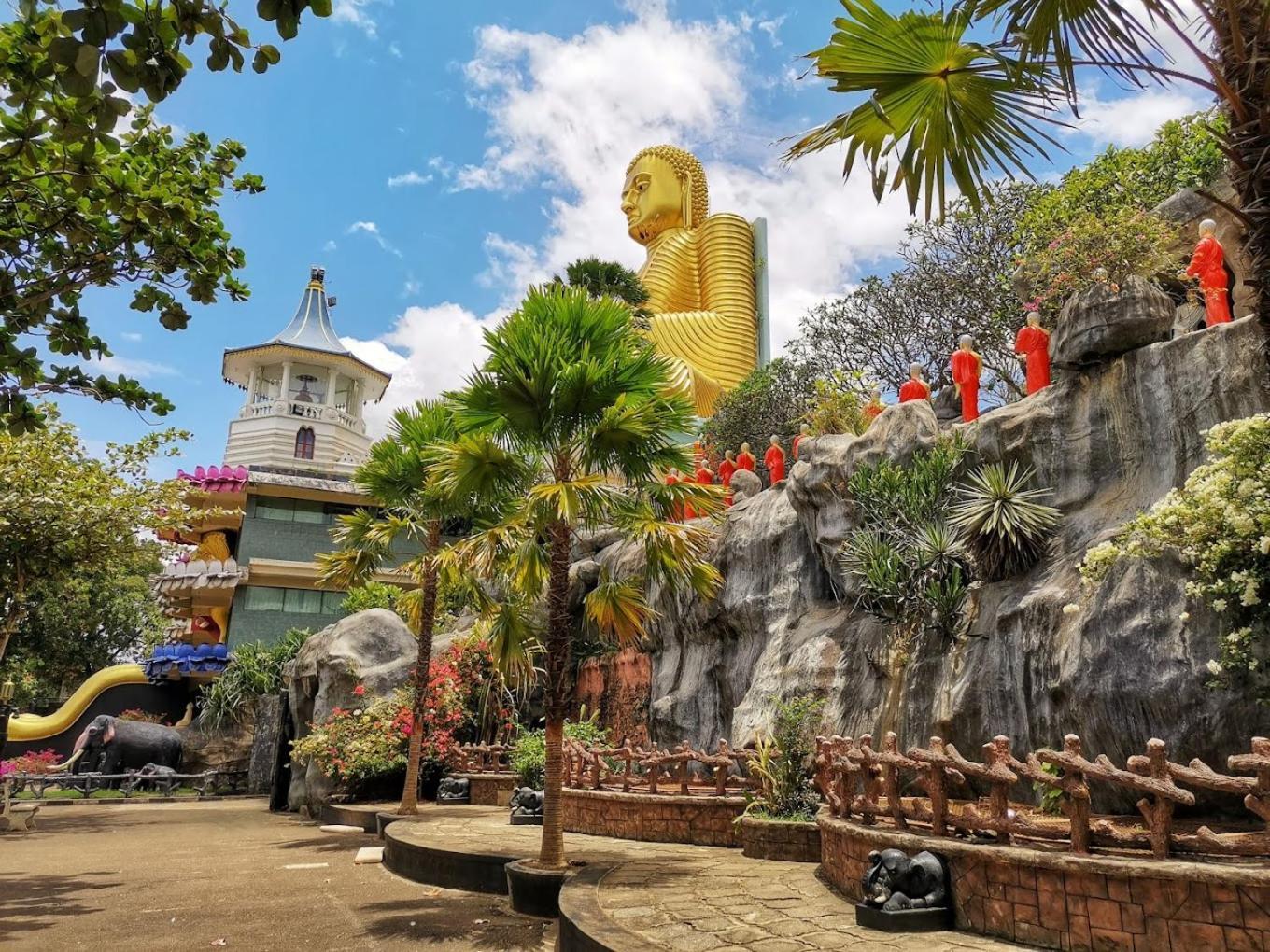 Golden Stars Hotel ดัมบูลลา ภายนอก รูปภาพ